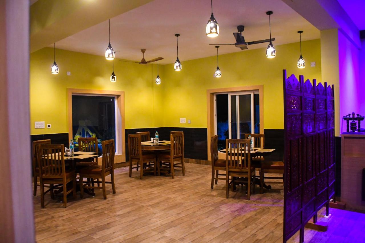 Unique Shantiniketan Hotel Sri Niketan Екстериор снимка
