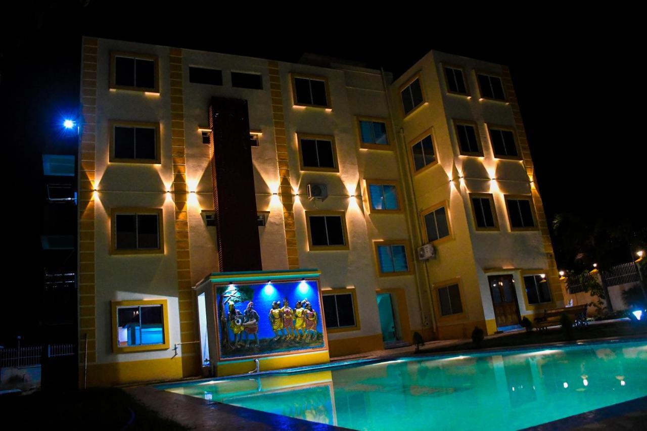 Unique Shantiniketan Hotel Sri Niketan Екстериор снимка