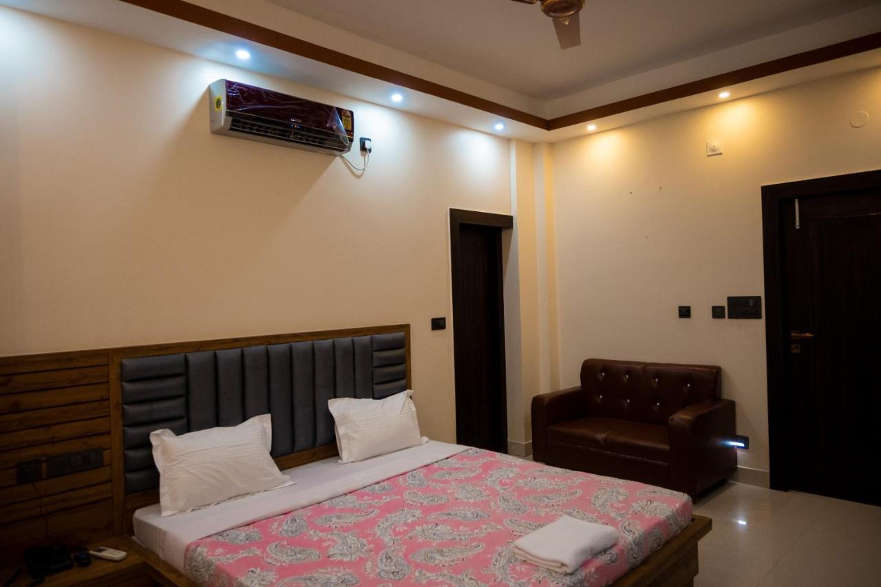Unique Shantiniketan Hotel Sri Niketan Екстериор снимка