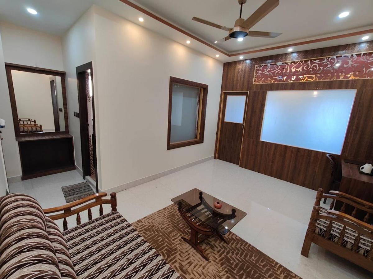 Unique Shantiniketan Hotel Sri Niketan Екстериор снимка