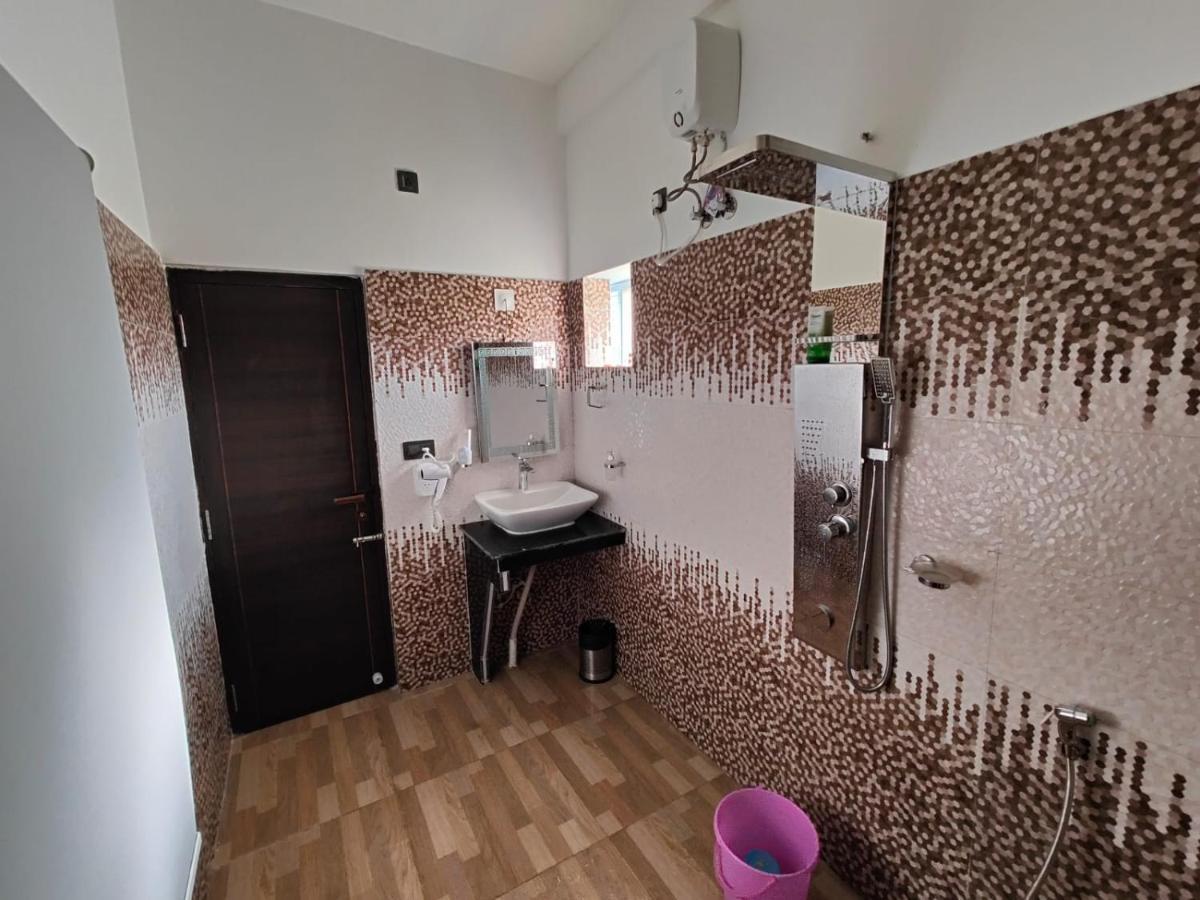 Unique Shantiniketan Hotel Sri Niketan Екстериор снимка