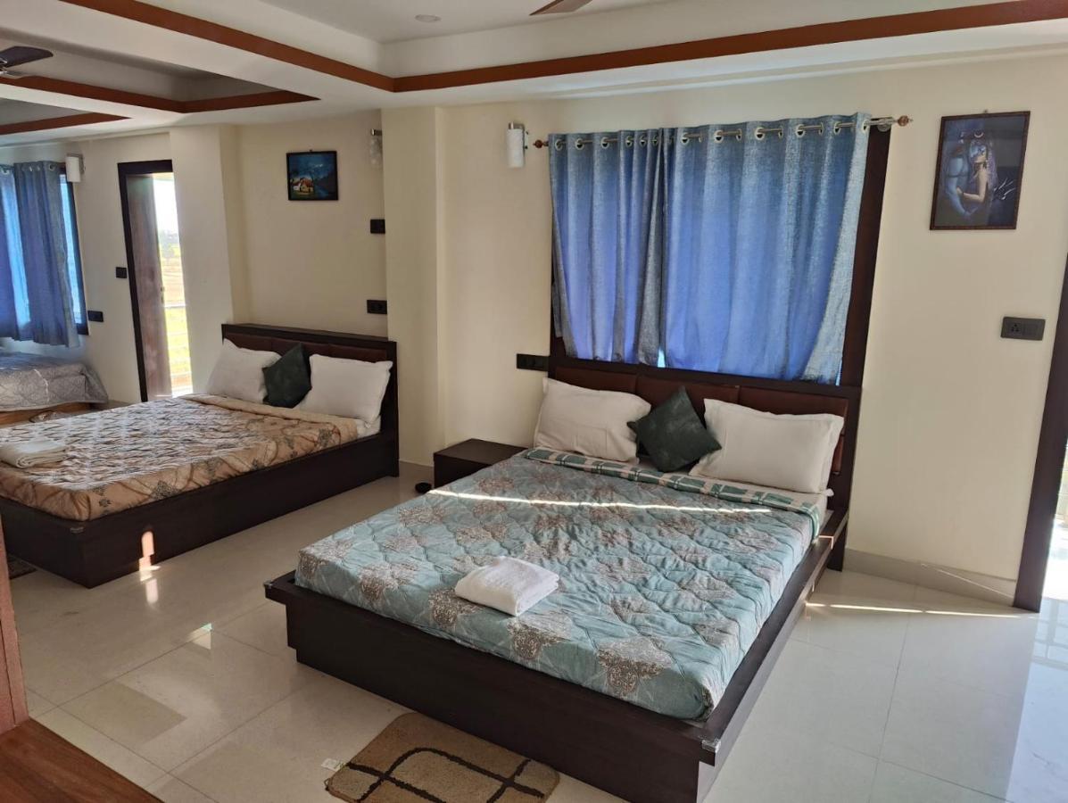 Unique Shantiniketan Hotel Sri Niketan Екстериор снимка