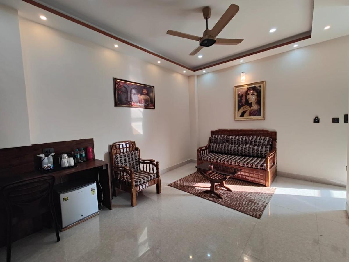 Unique Shantiniketan Hotel Sri Niketan Екстериор снимка